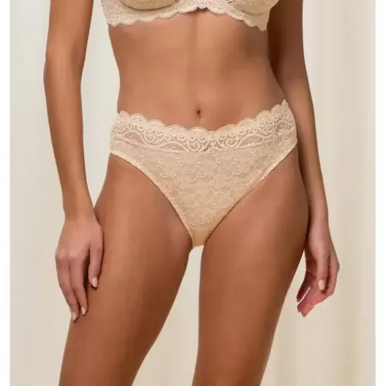 Amourette 300 Tai, Nude