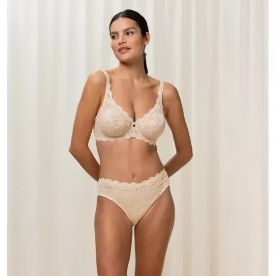 Amourette 300 Tai, Nude