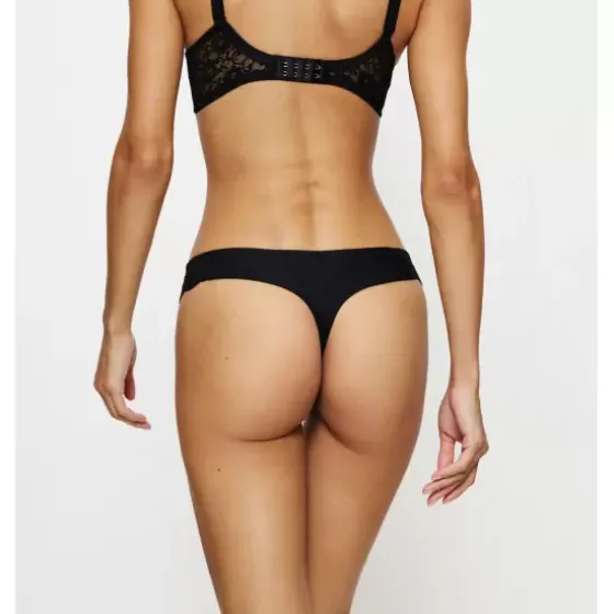 Amourette String, Sort