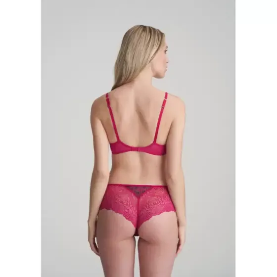 Anna Padded, Amarena