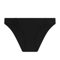 Bella Tai, Black