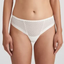 Channing String, Natural