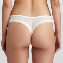 Channing String, Natural
