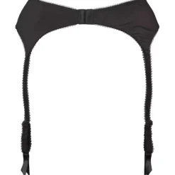 Emily Hofteholder, Black