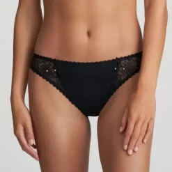 Jane Tai, Black