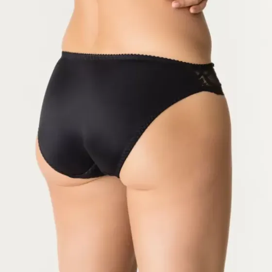 Madison Tai, Black