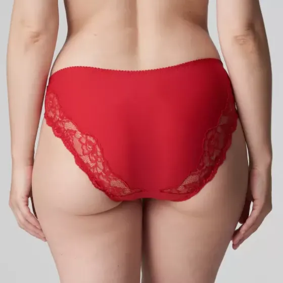 Madison Tai, Scarlet