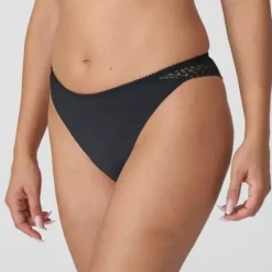 Montara String, Black