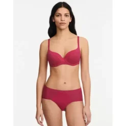Norah Moulded, Cosmo