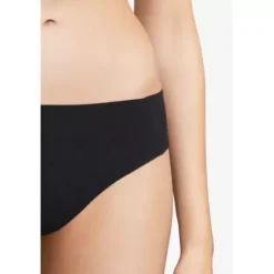 Norah Tai, Black