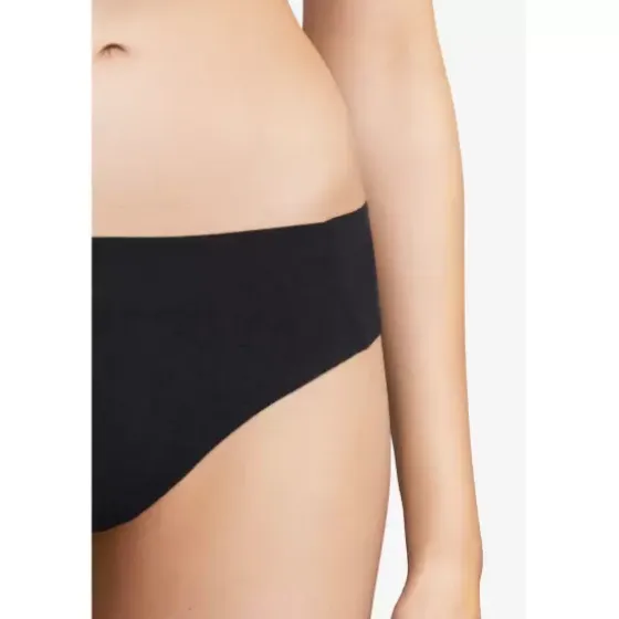 Norah Tai, Black